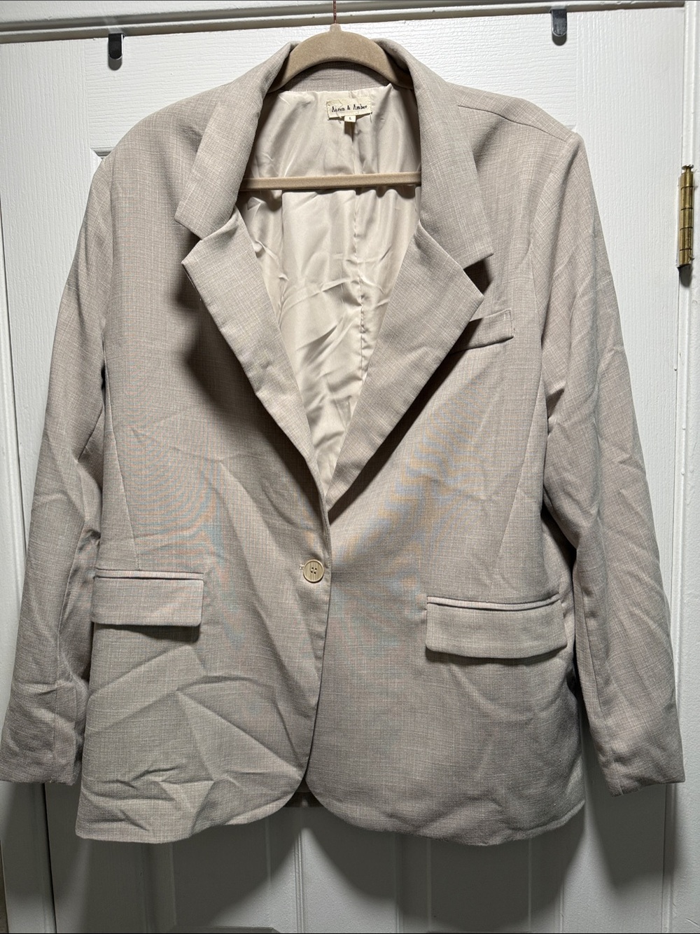Aaron & Amber Cream Single-Button Notch-Lapel Blazer